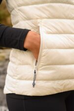 Brezrokavnik MAC-IN-A-SAC Alpine Down Gilet Smetana bela - slika 5