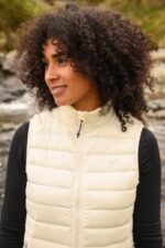 Brezrokavnik MAC-IN-A-SAC Alpine Down Gilet Smetana bela - slika 6